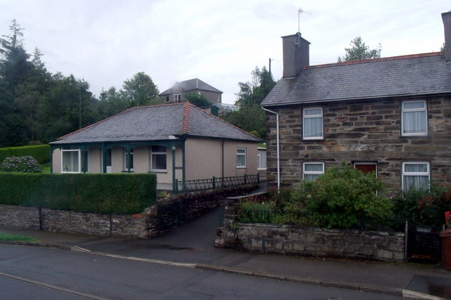 Houses on Blaenau Road in Llan Ffestiniog