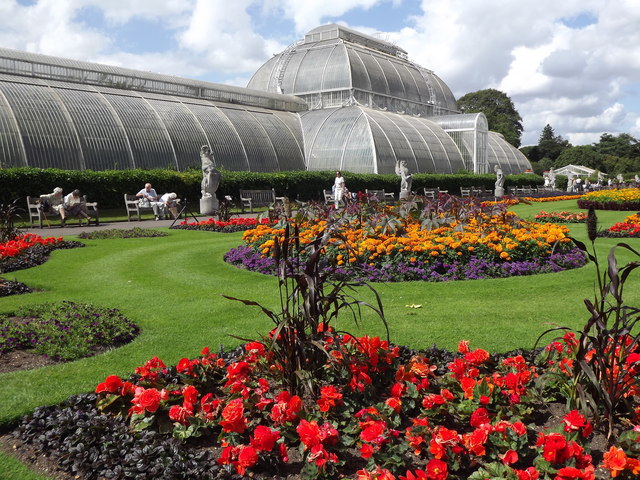 palm-house-kew-gardens-colin-smith-cc-by-sa-2-0-geograph-britain