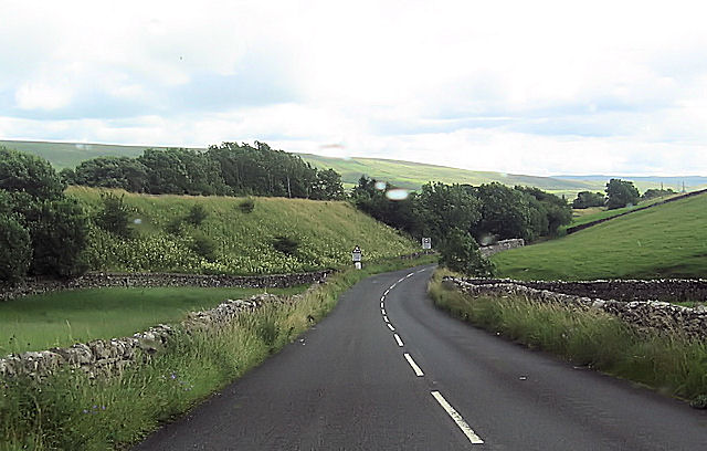 b6479-down-the-hill-towards-railway-john-firth-geograph-britain