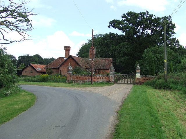 Thelveton Hall Gate House