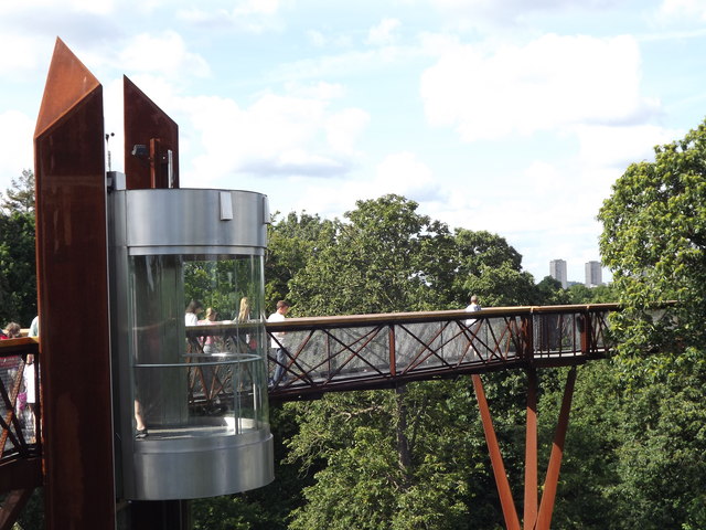 Lift at Xstrata Treetop Walkway, Kew Gardens