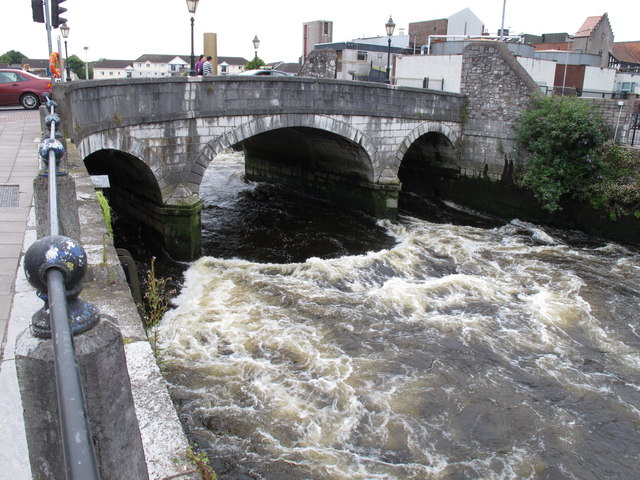 South Gate Bridge over a turbulent River Lee