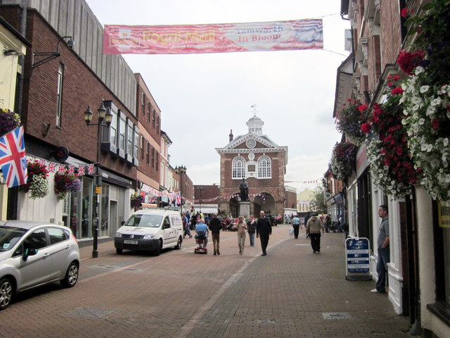 Tamworth Old Town Hall and Shops © Roy Hughes cc-by-sa/2.0 :: Geograph ...