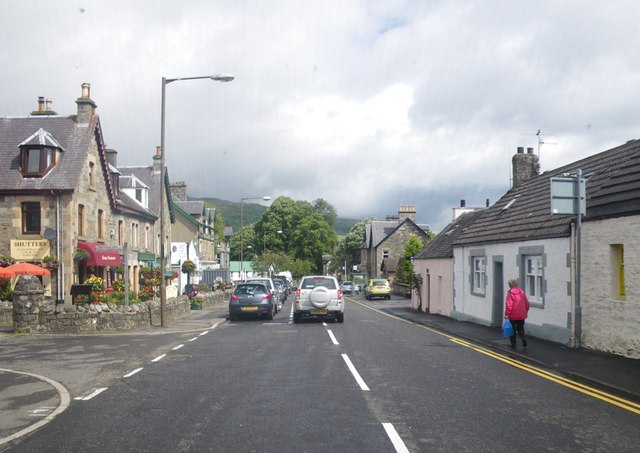 Killin main street scene © C Michael Hogan cc-by-sa/2.0 :: Geograph ...