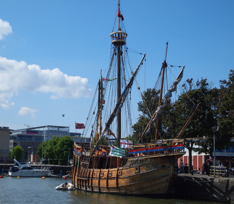 Narrow Quay - BS1 © David Hallam-Jones cc-by-sa/2.0 :: Geograph Britain ...