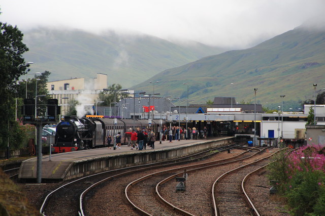 Fort William railway station © Martin Horsfall cc-by-sa/2.0 :: Geograph ...