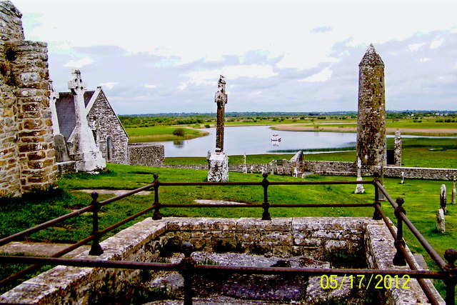 Clonmacnoise - Temples Kelly & Connor, River Shannon, MacCarthy's Tower