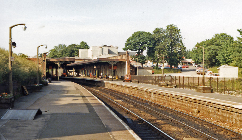 Cheltenham Lansdown station, 1986 © Ben Brooksbank cc-by-sa/2.0 ...