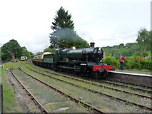 SO7483 : 'Erlestoke Manor' arrives in Highley Station by Richard Law