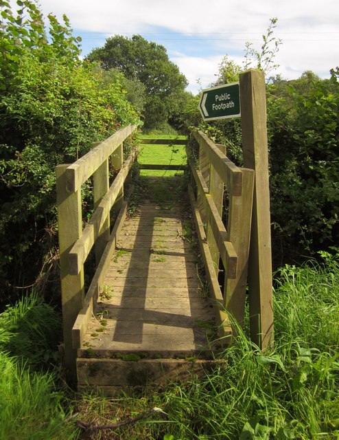 Bridge over ditch, Tritchmarsh © Derek Harper :: Geograph Britain and