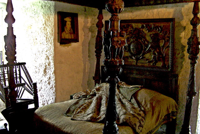 Bunratty Folk Park - Site #4 - Castle - Bedroom in Tower