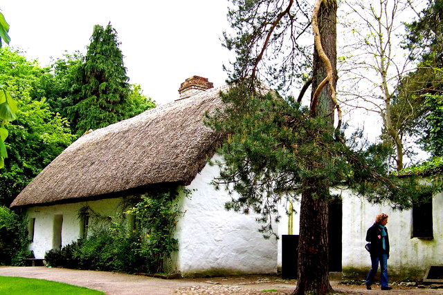 Bunratty Folk Park - Site #7 - Shannon Farmhouse