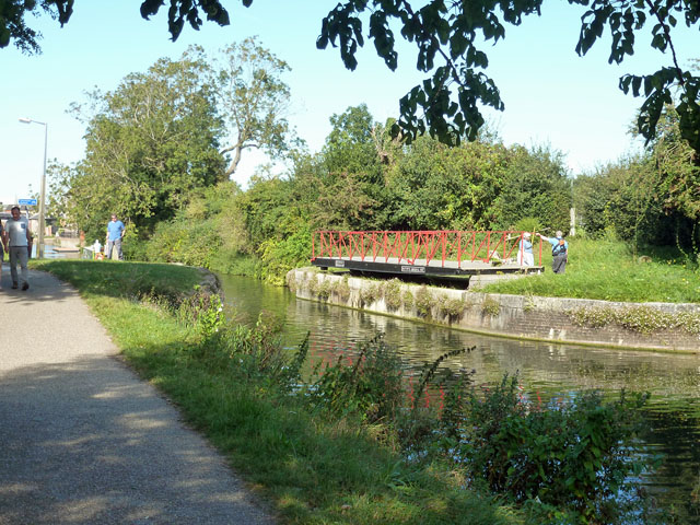 Canal swing bridge, Chichester © Robin Webster cc-by-sa/2.0 :: Geograph ...