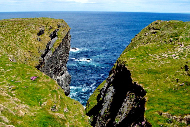 Loop Head Peninsula - Dunlicky Road -... © Suzanne Mischyshyn ...