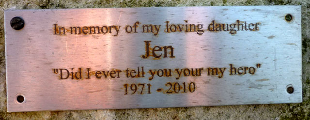Memorial plaque to 'Jen', summit of Newton Fell