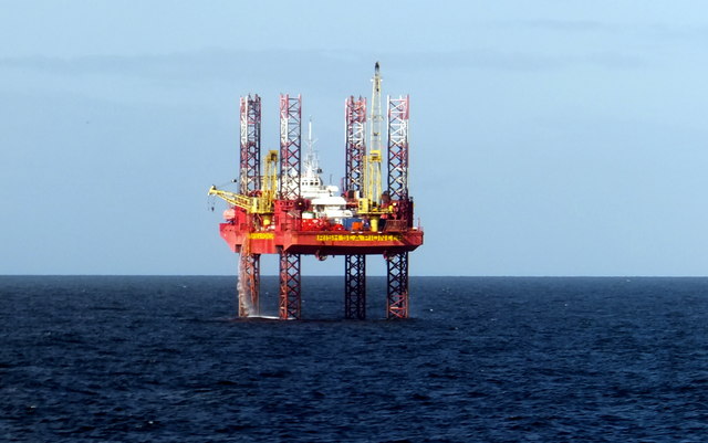 Irish Sea Pioneer drilling support platform
