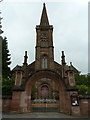 Alyth Parish Church and gate