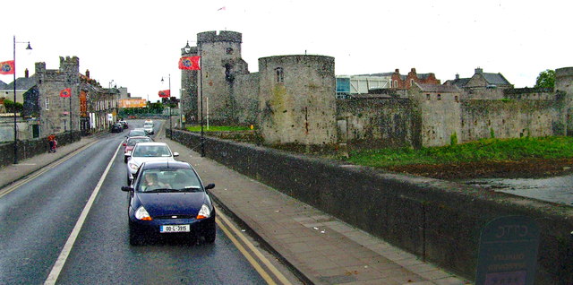 Limerick - Bridge Street, King John's Castle, River Shannon
