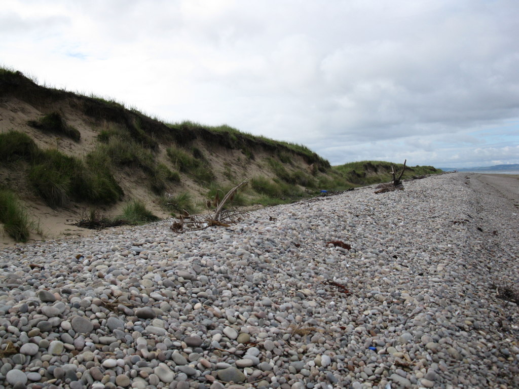 Sand bar © don cload cc-by-sa/2.0 :: Geograph Britain and Ireland