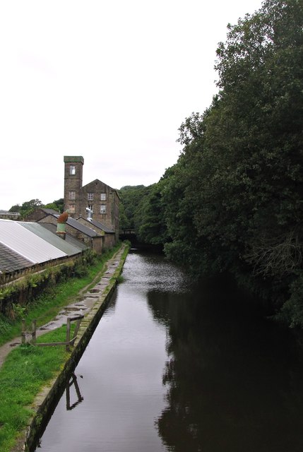 Huddersfield Narrow Canal, Milnsbridge © Bobby Clegg :: Geograph ...