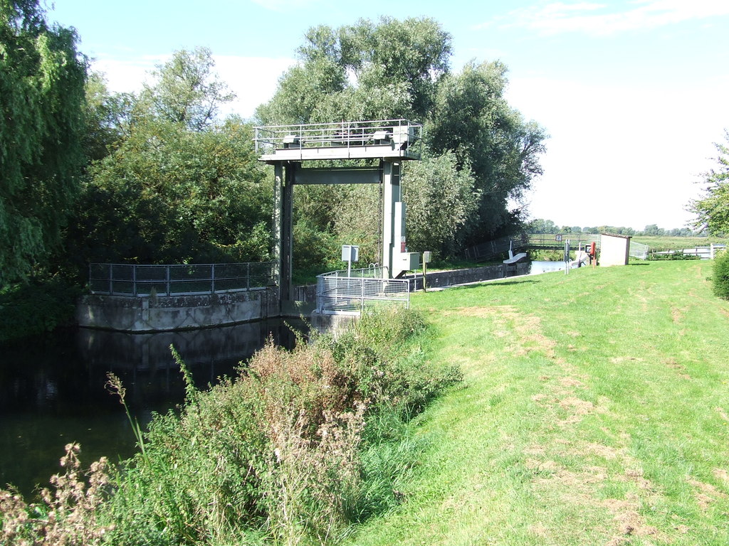 Isleham Lock © Keith Evans :: Geograph Britain and Ireland