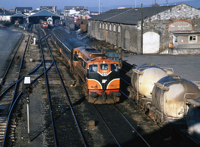 Ballybrophy train leaving Limerick station