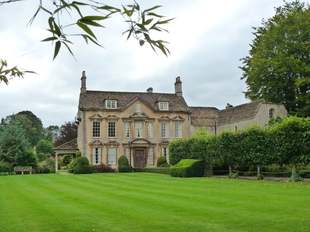 The house at Courts Gardens, Holt,... © Ruth Sharville cc-by-sa/2.0 ...