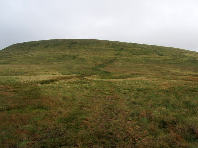 The Path to Great Whernside © Chris Heaton cc-by-sa/2.0 :: Geograph ...