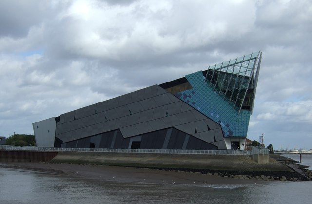 The Deep, Hull © JThomas cc-by-sa/2.0 :: Geograph Britain and Ireland