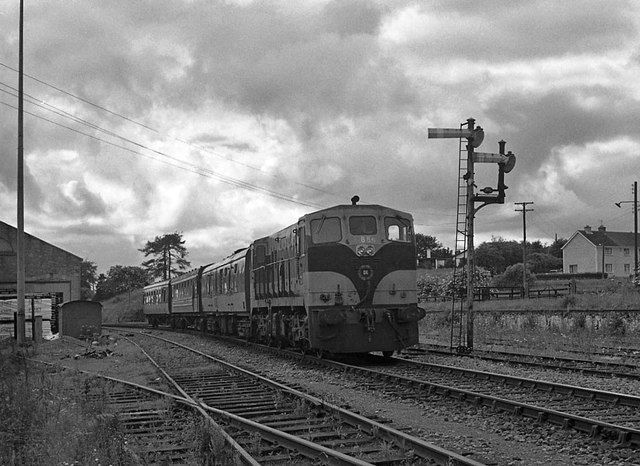 Passenger train leaving Roscrea station