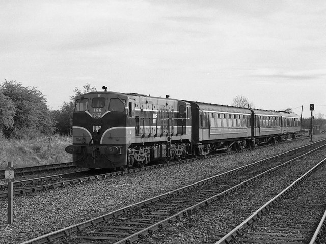 Passenger train entering Ballybrophy Junction