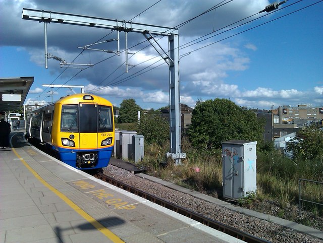 "London Overground" train at Willesden Junction