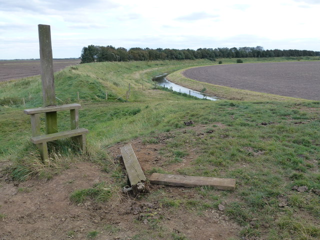 Gate and stile vandalised by cattle
