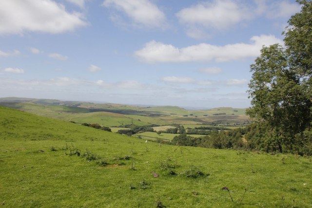 Valley past Castell Crugerydd © Bill Nicholls cc-by-sa/2.0 :: Geograph ...