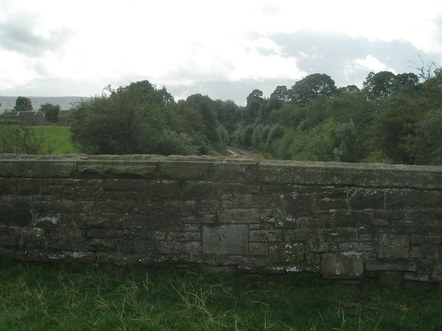 Benchmark on the railway bridge near... © John Slater cc-by-sa/2.0 ...