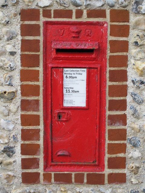 Victorian postbox, Temple Gardens, BN1