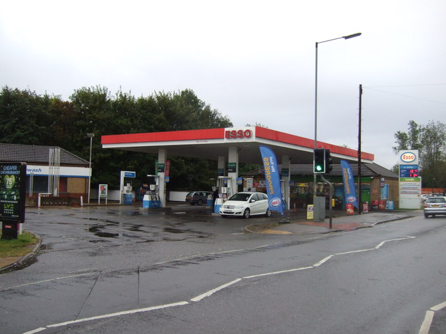 Service station on Peterborough Road,... © JThomas cc-by-sa/2.0 ...