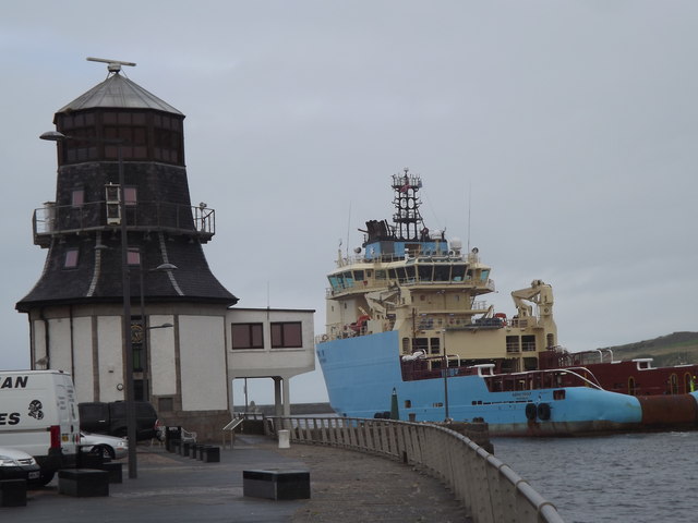 Round House and Maersk Tender