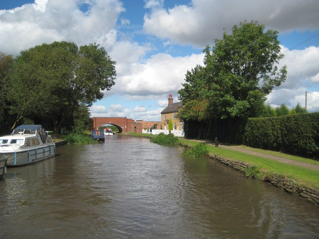 Coventry Canal: Reach north of Nuneaton © Nigel Cox :: Geograph Britain ...