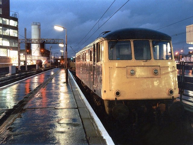 Railway Station, Warrington Bank Quay © Dave Hitchborne :: Geograph ...