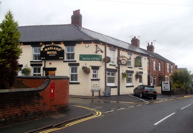 The Hasland Hotel in Chesterfield © Jonathan Clitheroe cc-by-sa/2.0 ...