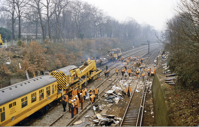 Clearing up after the 12 December 1988 crash west of Clapham Junction