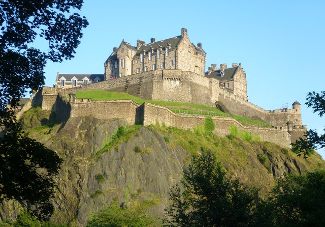 Edinburgh Castle from the west end of... © kim traynor :: Geograph ...