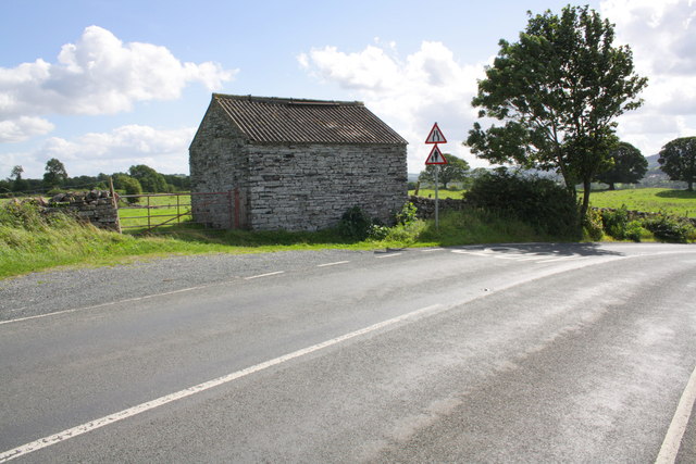 Howe Hills Barn beside A6108 at... © Roger Templeman cc-by-sa/2.0 ...