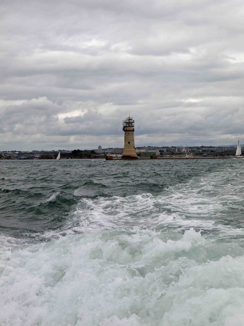 Plymouth harbour breakwater lighthouse