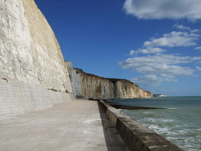 Cliffs at Peacehaven Heights © Paul Gillett cc-by-sa/2.0 :: Geograph ...