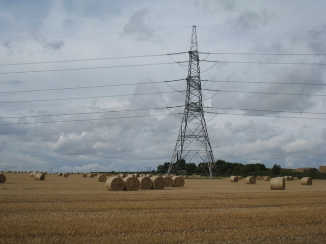 Electricity pylon and straw bales © Jonathan Thacker cc-by-sa/2.0 ...