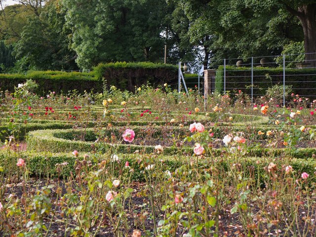 Rose gardens, Saughton Park Edinburgh © Jim Barton :: Geograph Britain ...