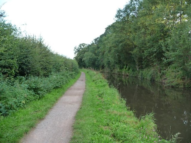 The Staffs and Worcs canal towpath