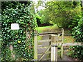 Private footpath between Priory Road and Richmond Wood